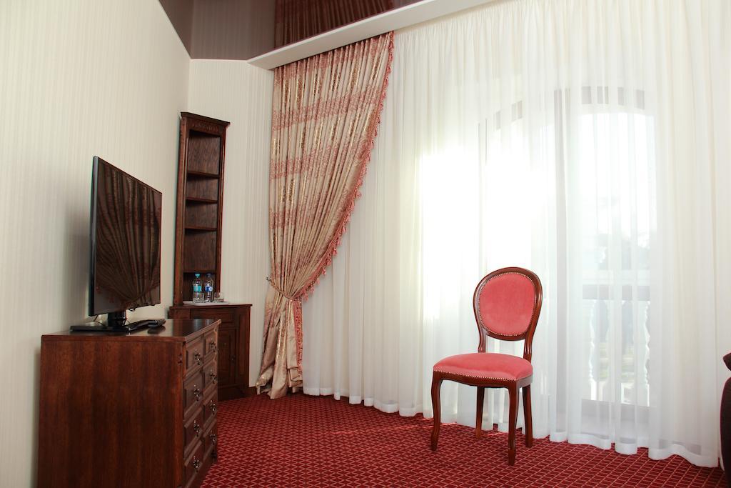 Hotel Aristokrat Poltava Rom bilde